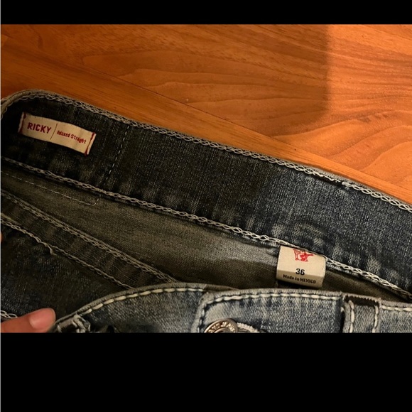 Mark shown in pictures CUT OFF LENGTH AT
BOTTOM AND RE STITCHED waist 36length39 - Picture 6 of 7